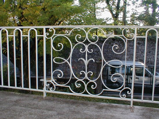 Photo de garde-corps avec motif XVII